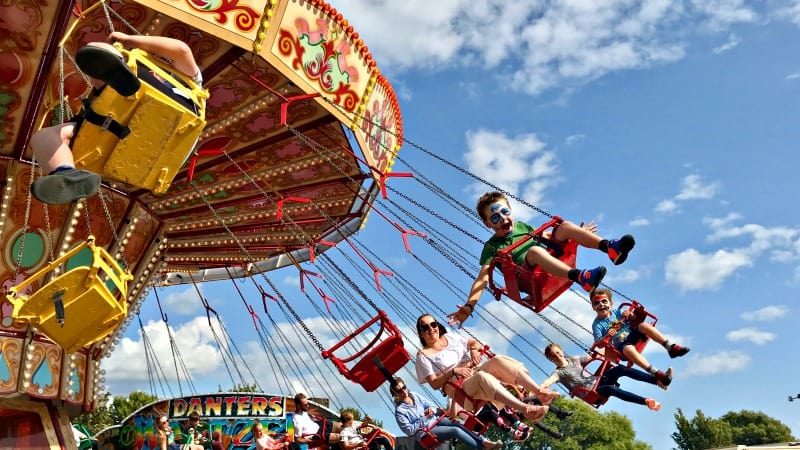 Flying swings